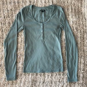 WILD FABLE- casual long sleeve blue tee
